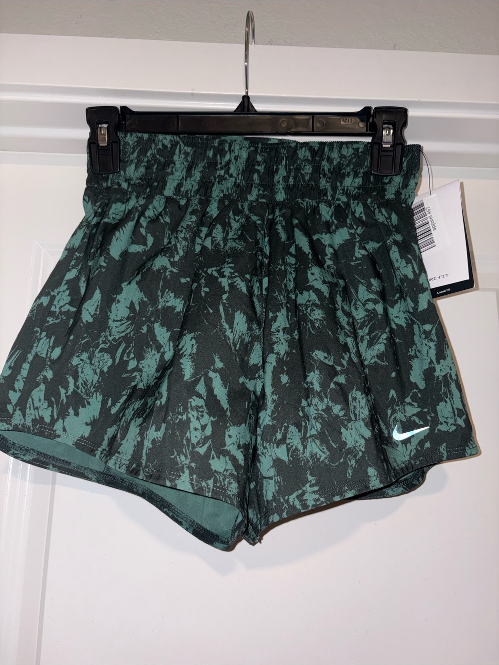 Nike Women’s Dark Green Marble Print Athletic Shorts